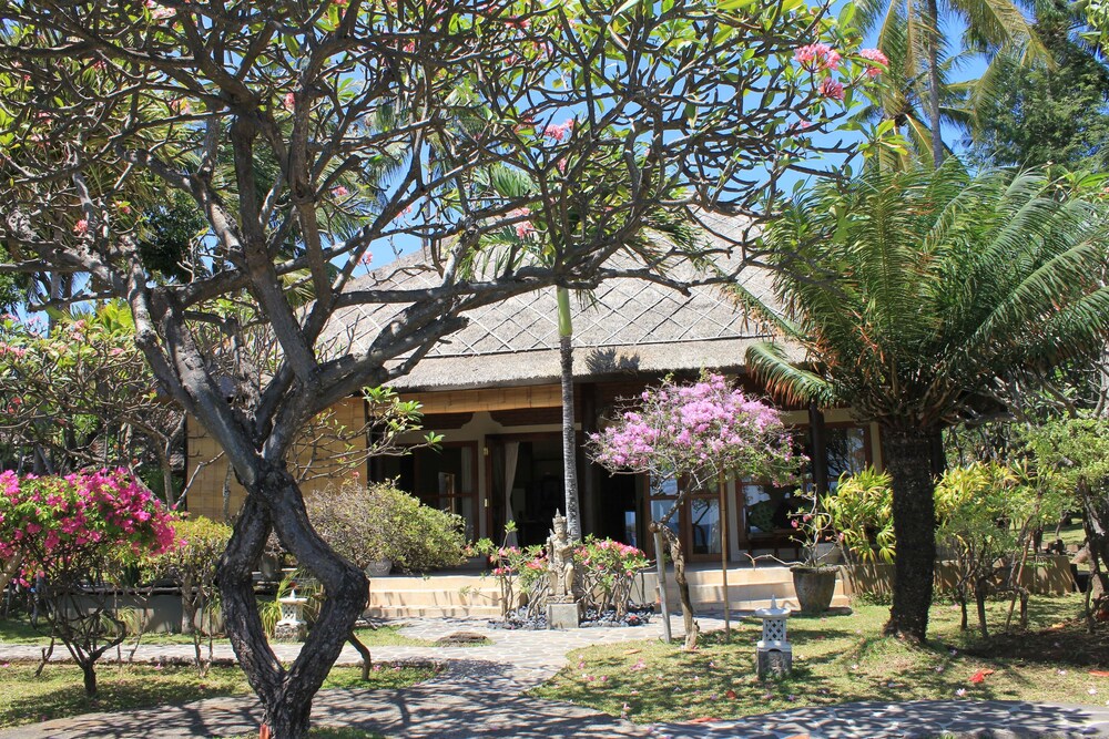 The Ning Beach & Villa