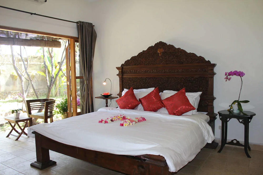 The Ning Beach & Villa