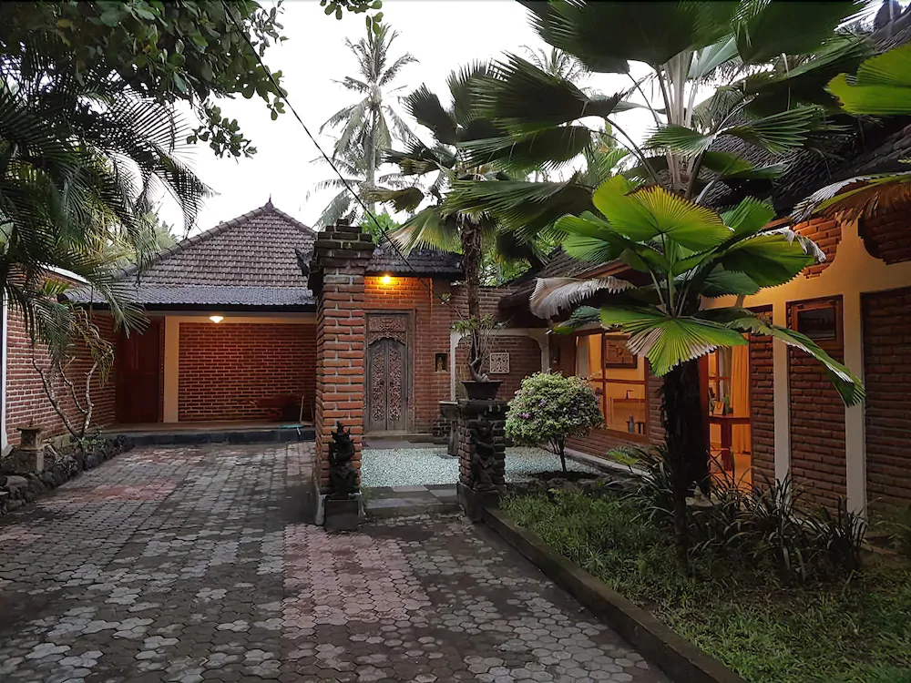 The Ning Beach & Villa