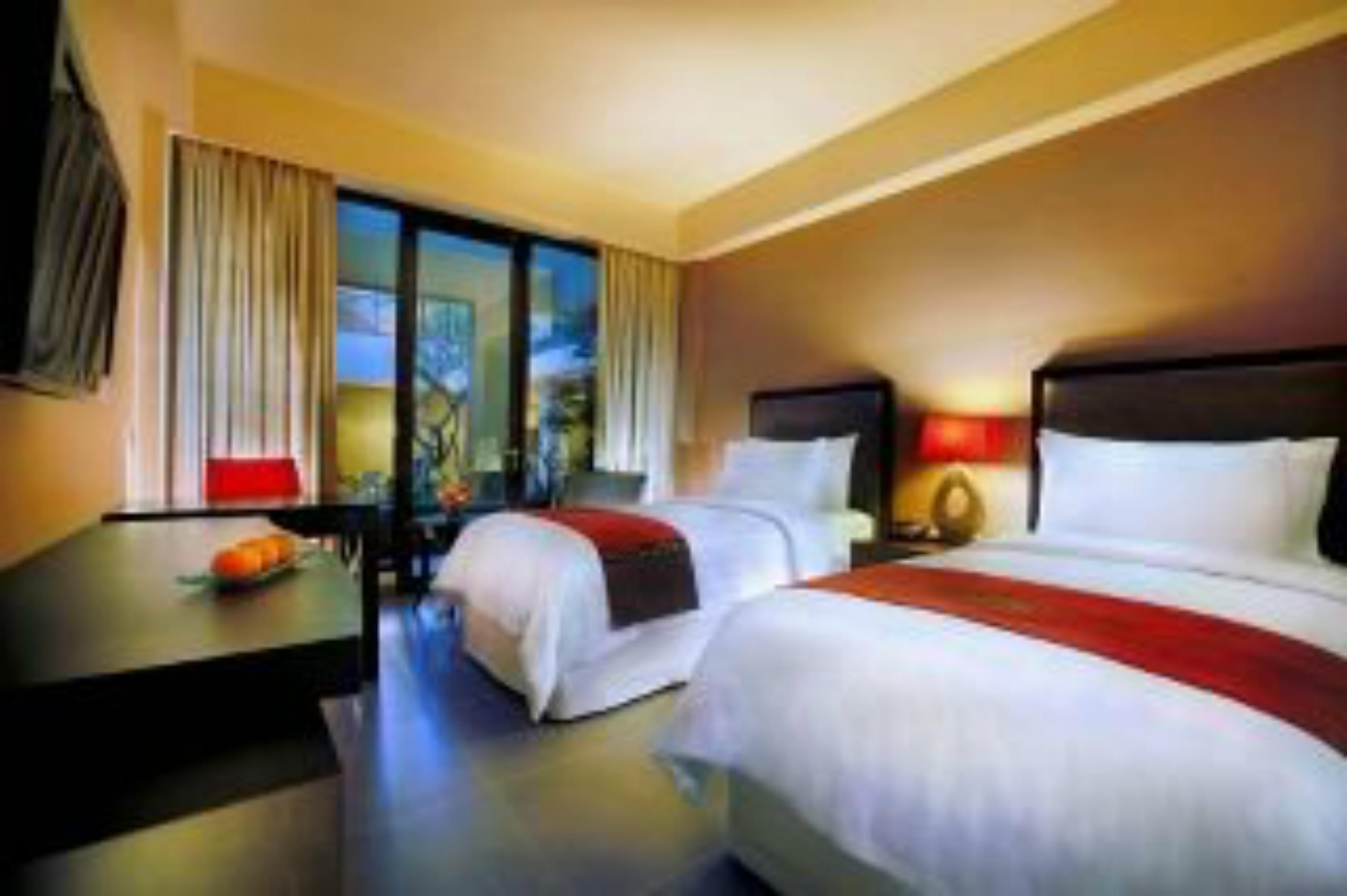 100 Sunset Boutique Hotel