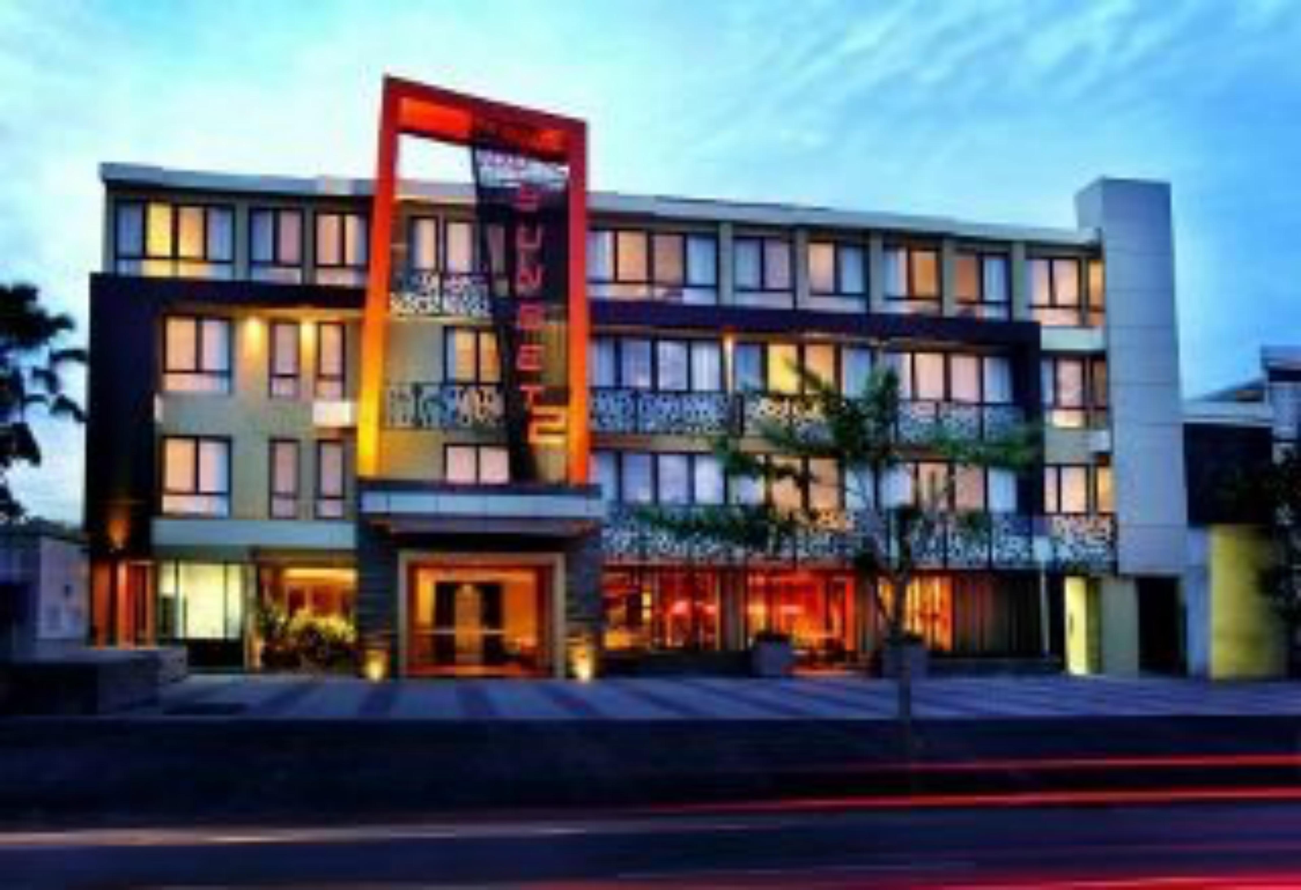100 Sunset Boutique Hotel