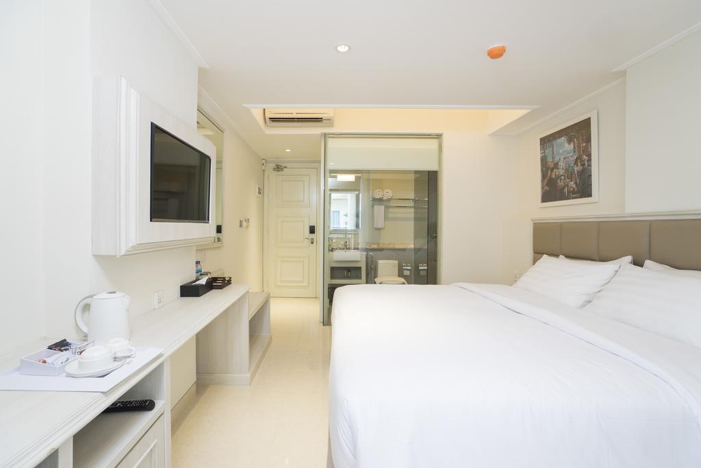 Alron Hotel