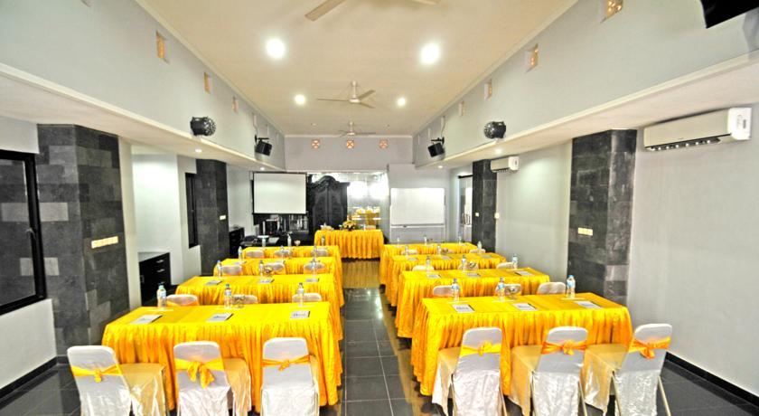Arya Hotel and Spa