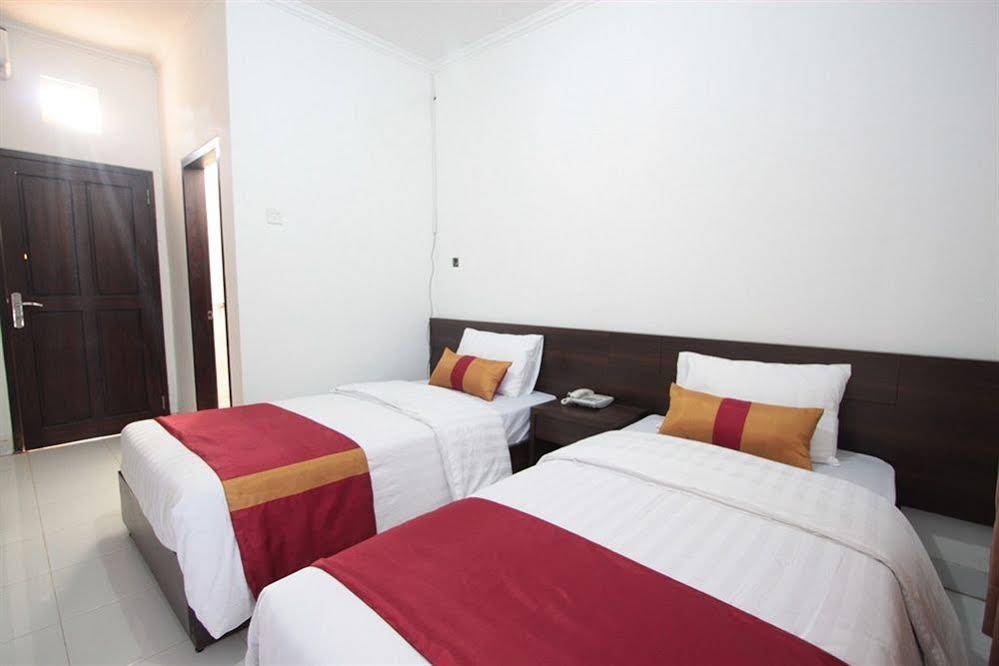 Bakung Sunset Hotel