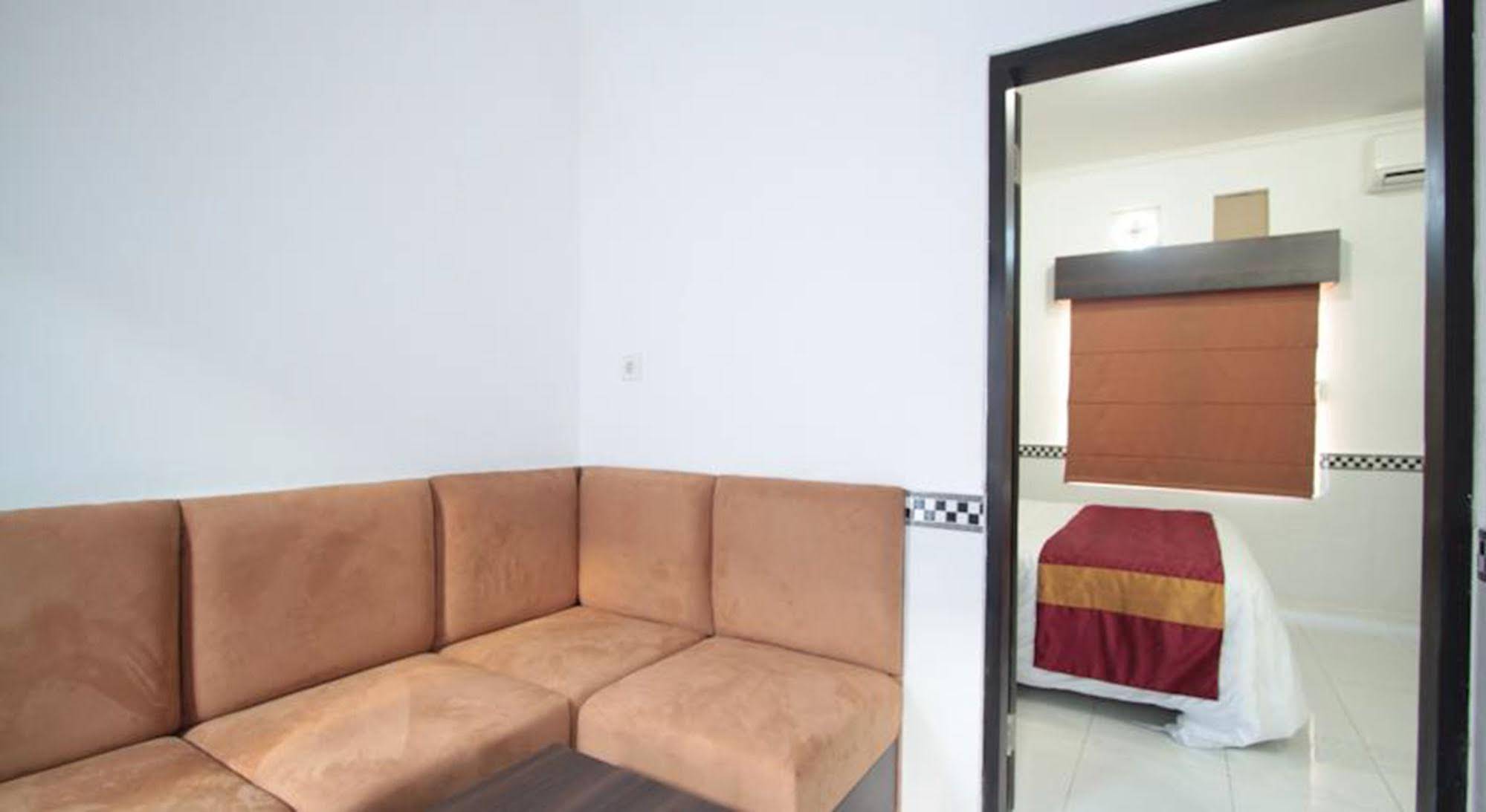 Bakung Sunset Hotel