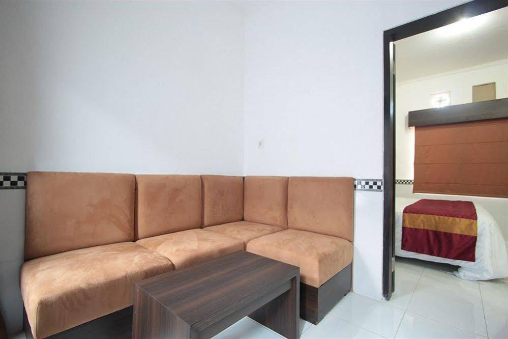 Bakung Sunset Hotel