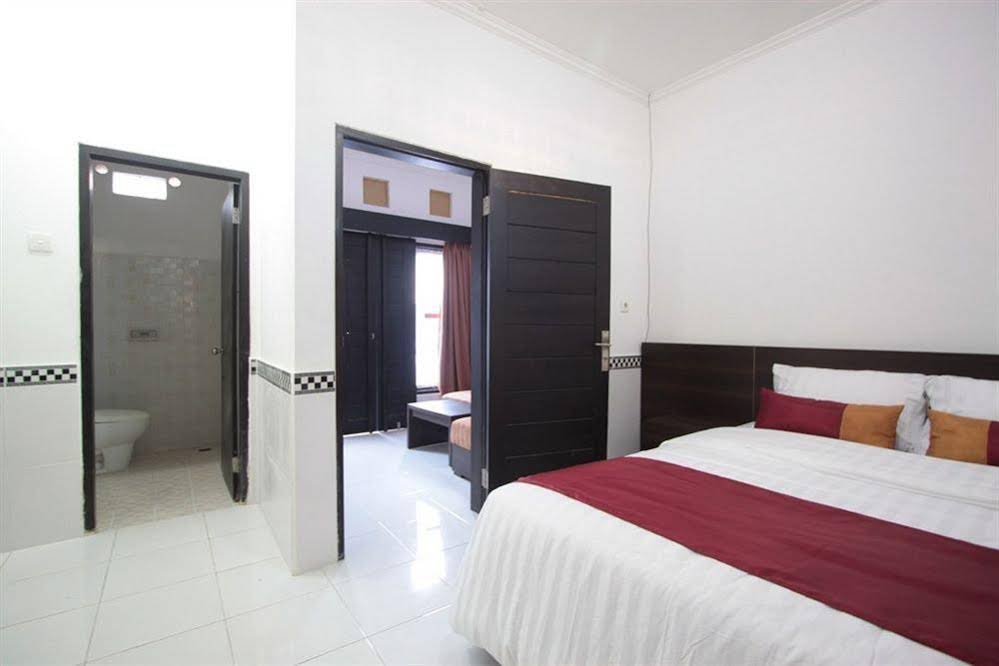 Bakung Sunset Hotel