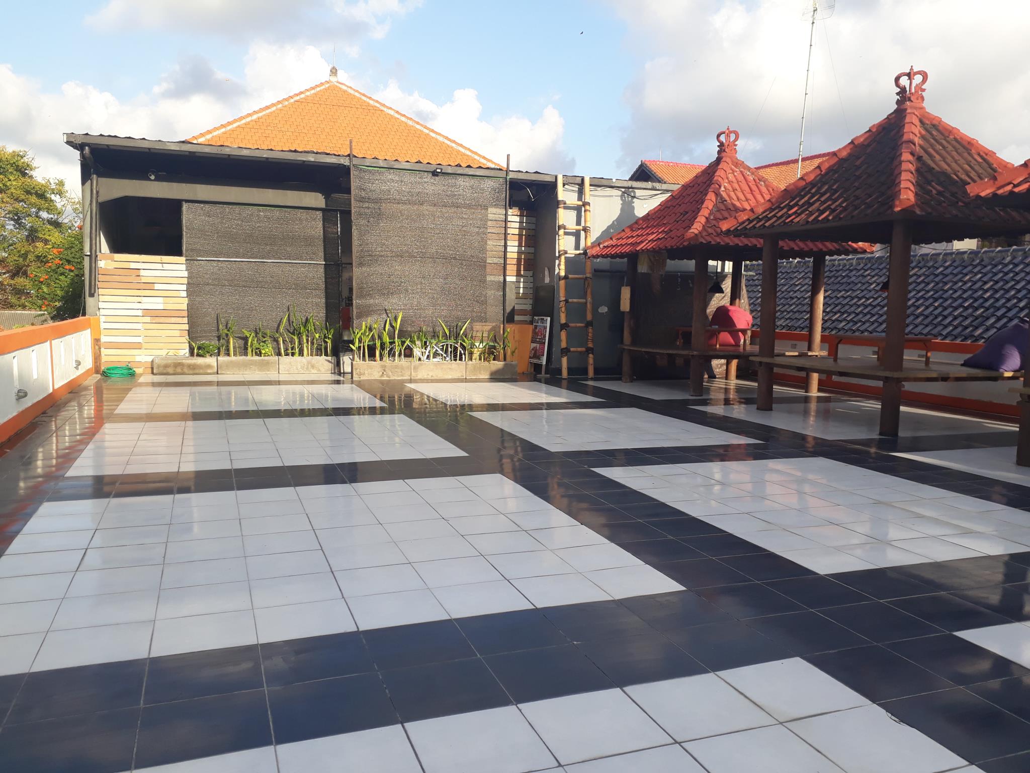 Bedbunkers Hostels
