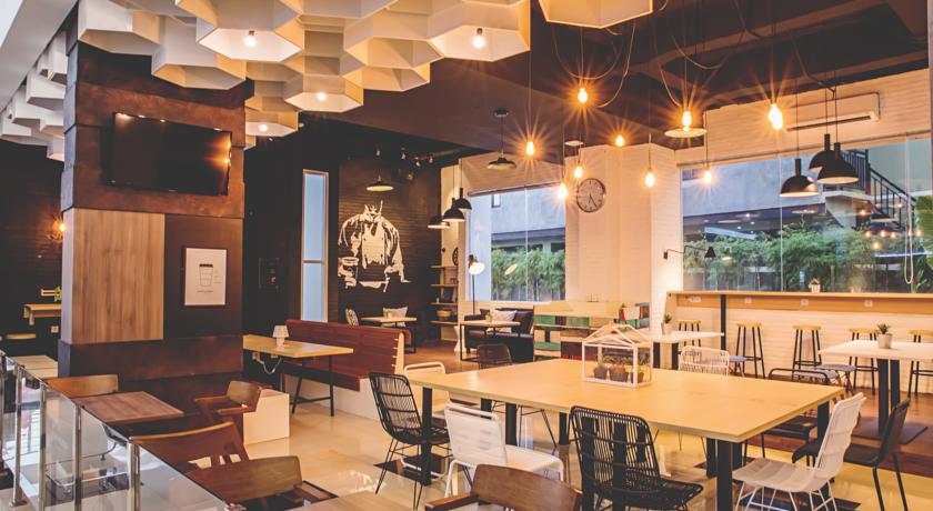 Berry Biz Hotel Sunset Road