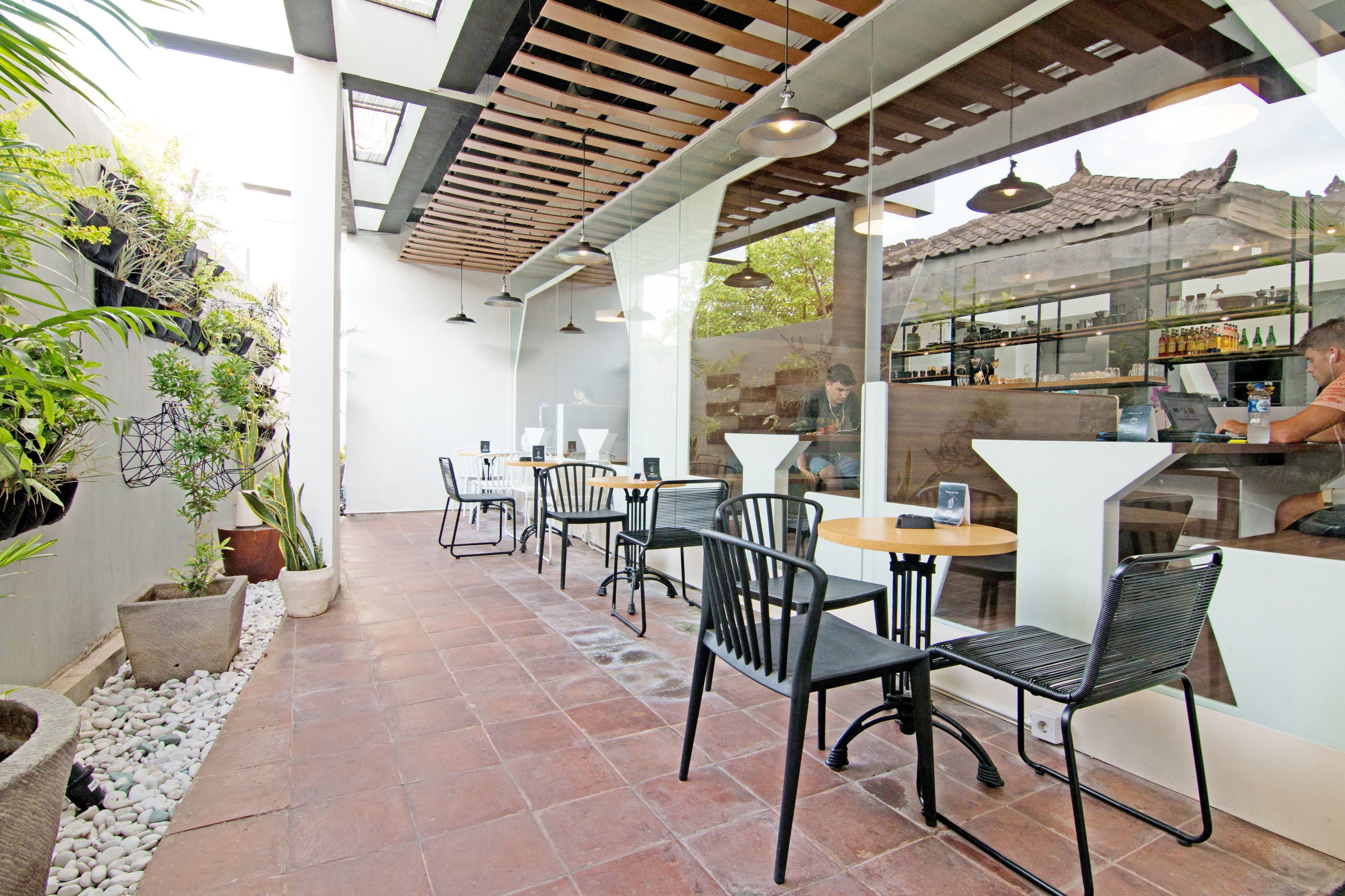Berry Biz Hotel Sunset Road by ZEN Rooms