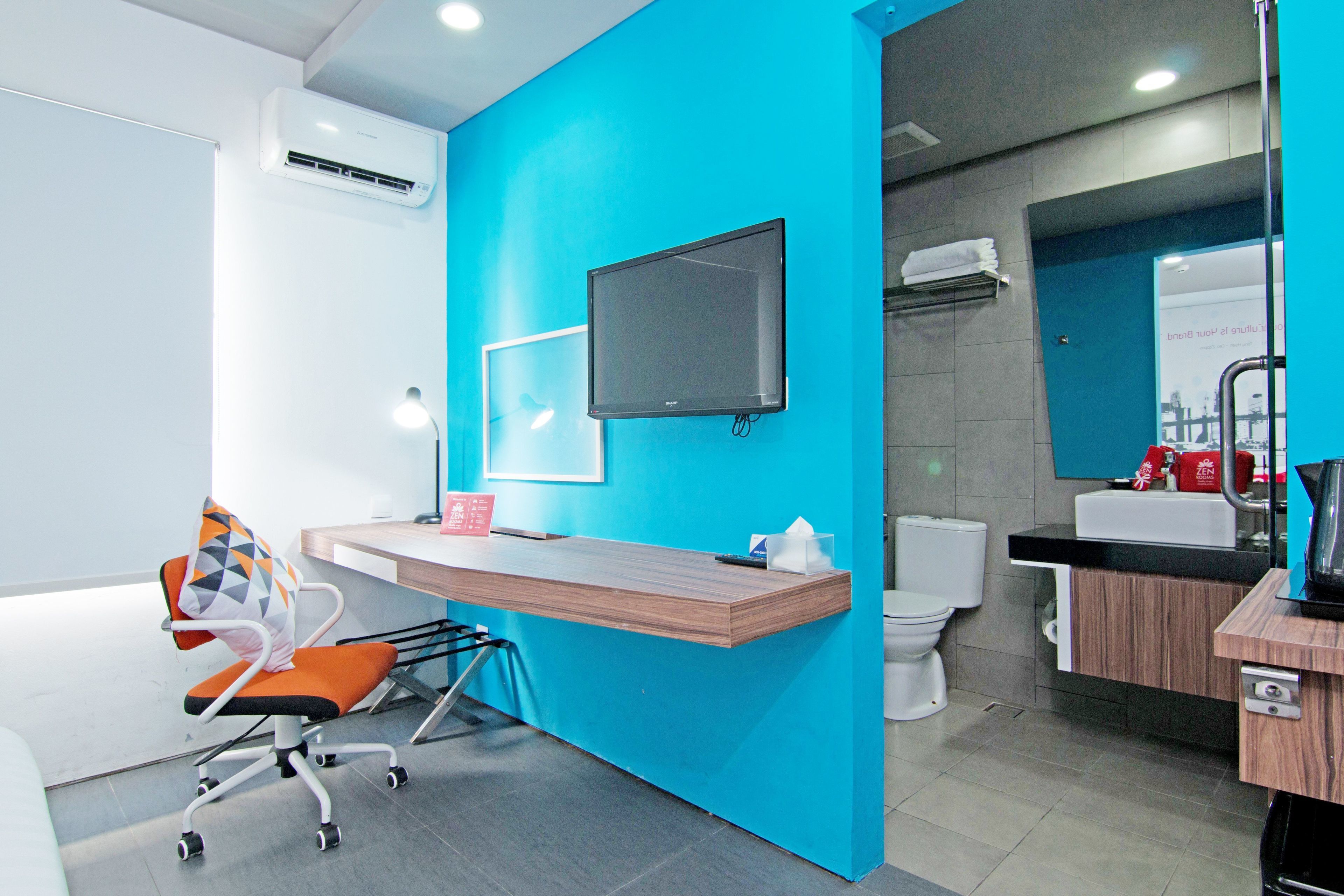 Berry Biz Hotel Sunset Road by ZEN Rooms