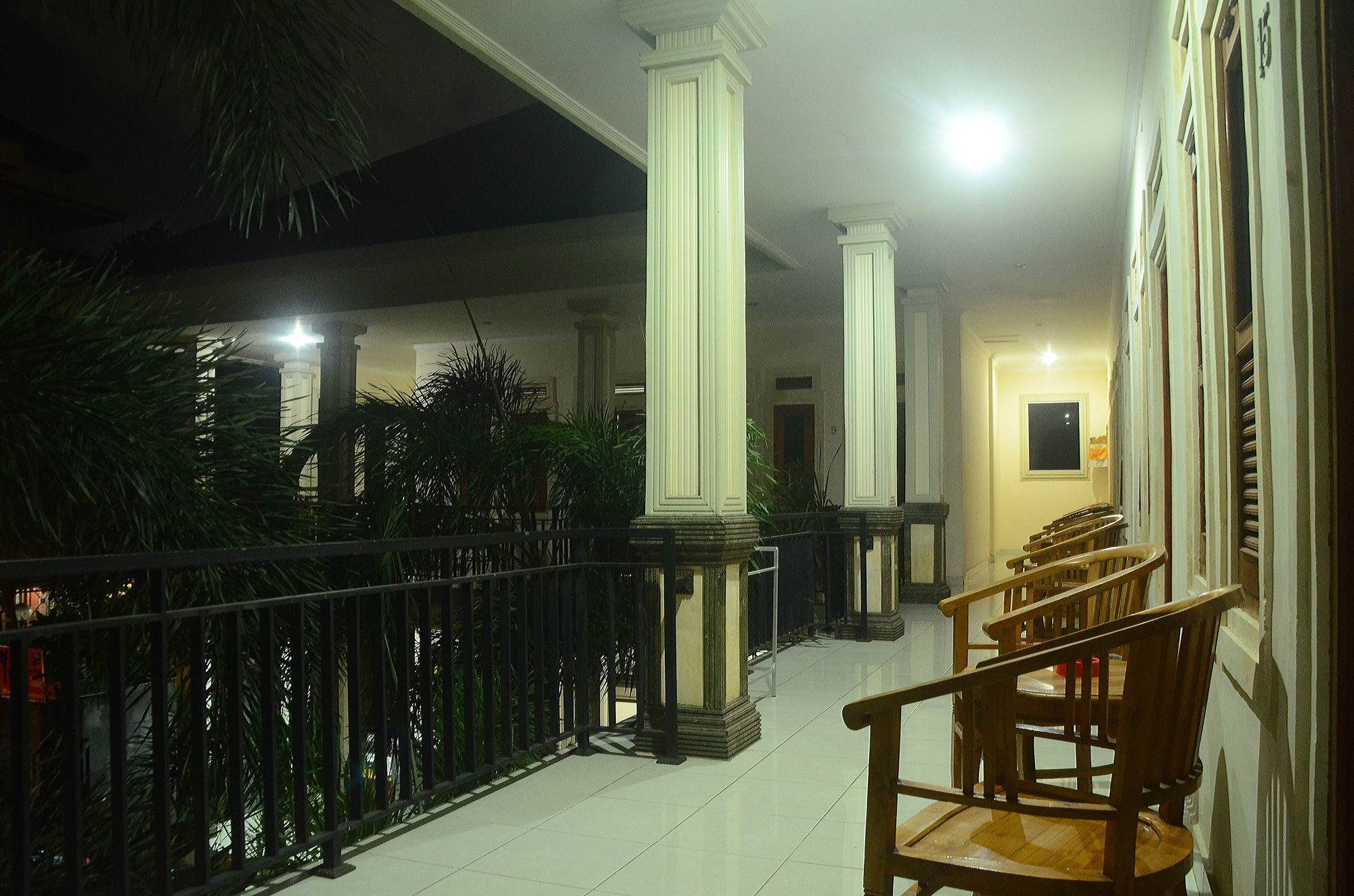 Budget Door Legian Inn