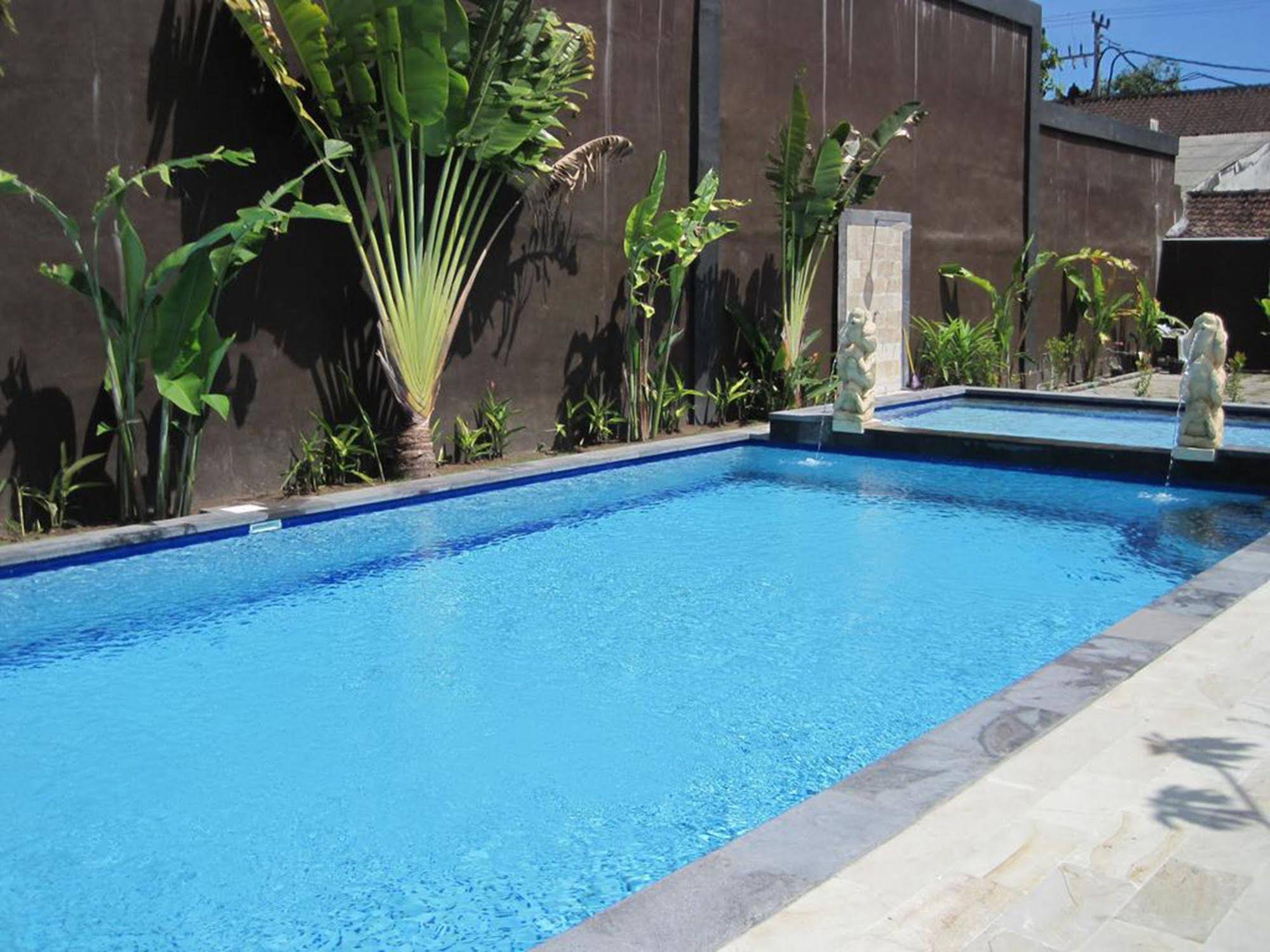 Budhi Hotel