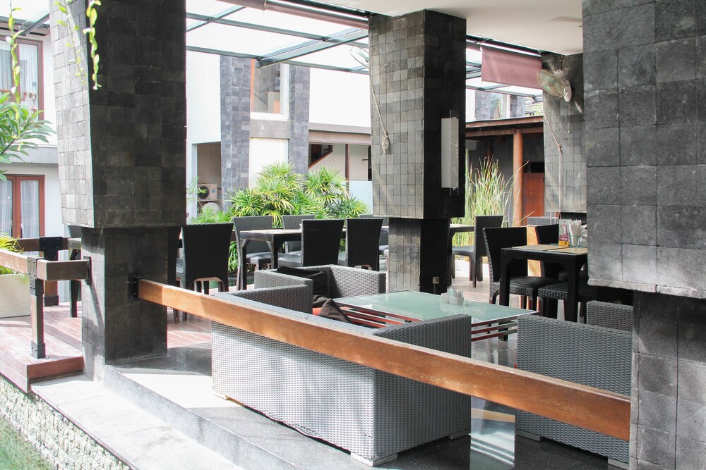 Casa Padma Hotel & Suites by Airy Rooms