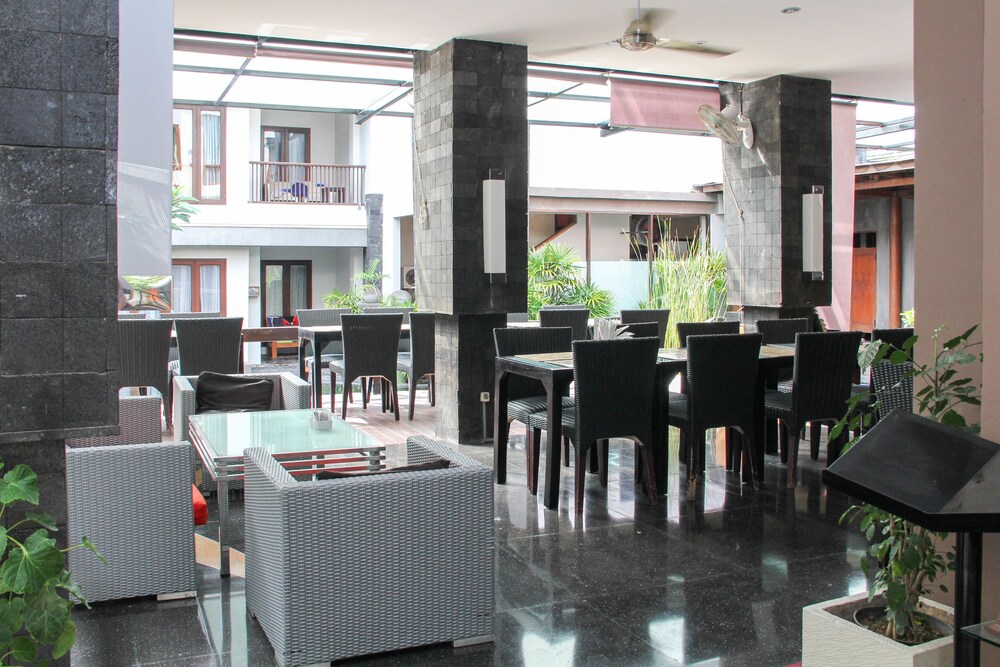 Casa Padma Hotel & Suites by Airy Rooms