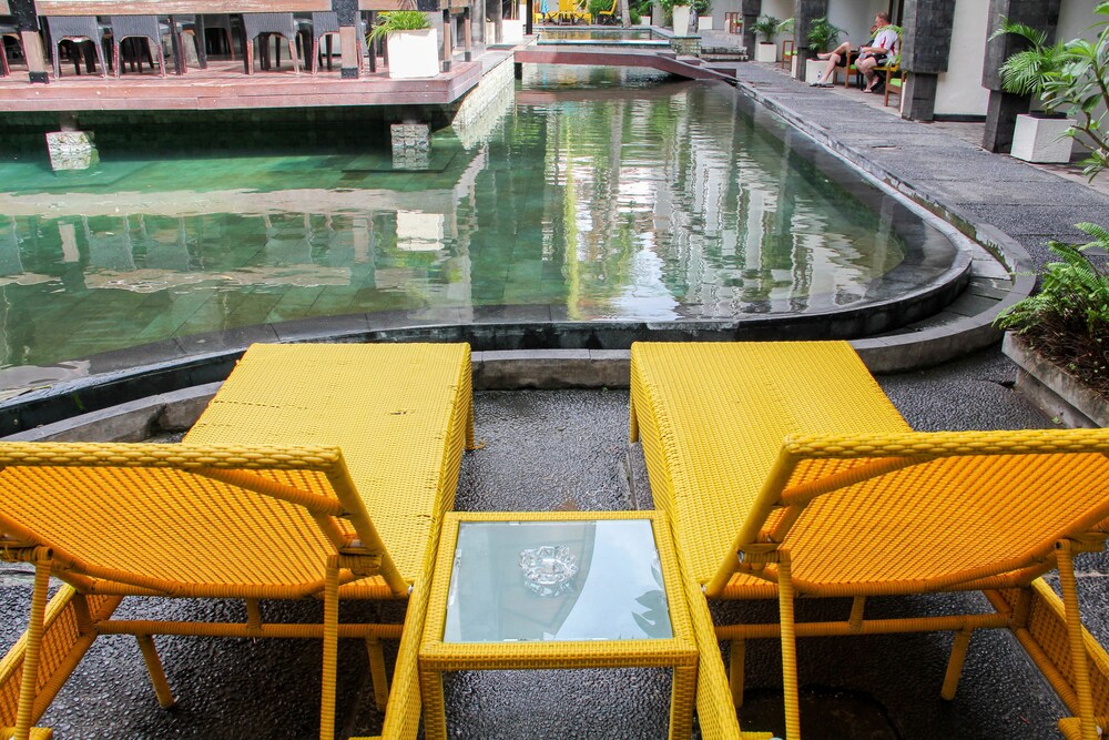 Casa Padma Hotel & Suites by Airy Rooms