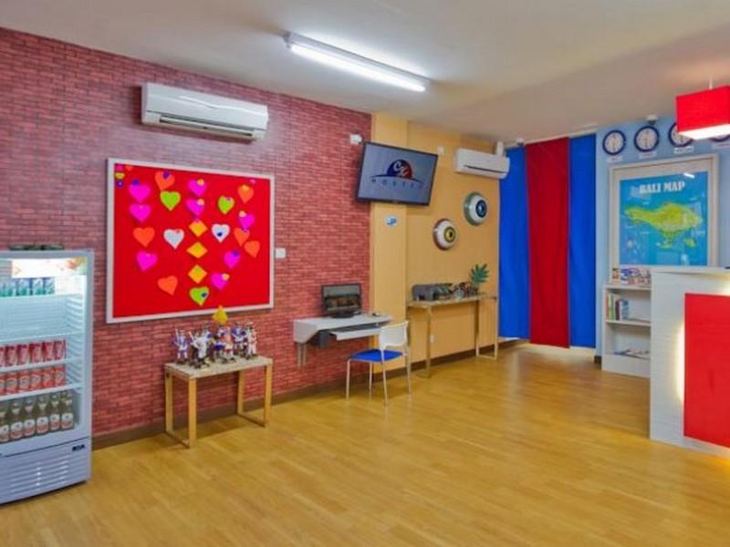 CX Hostel Kuta Raya