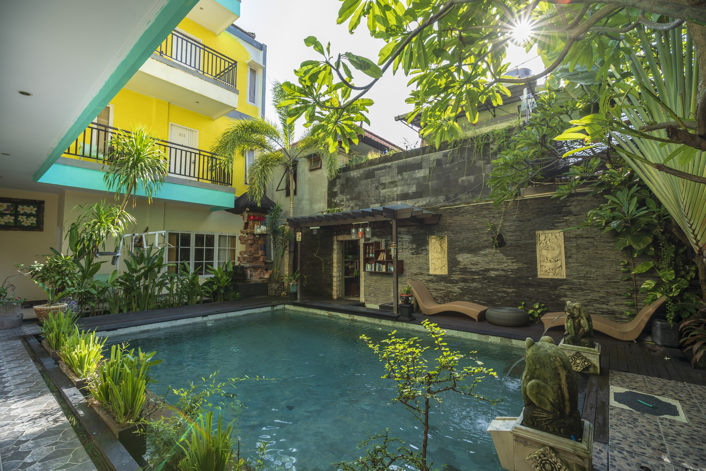 Dedy Beach Inn by OYO Rooms