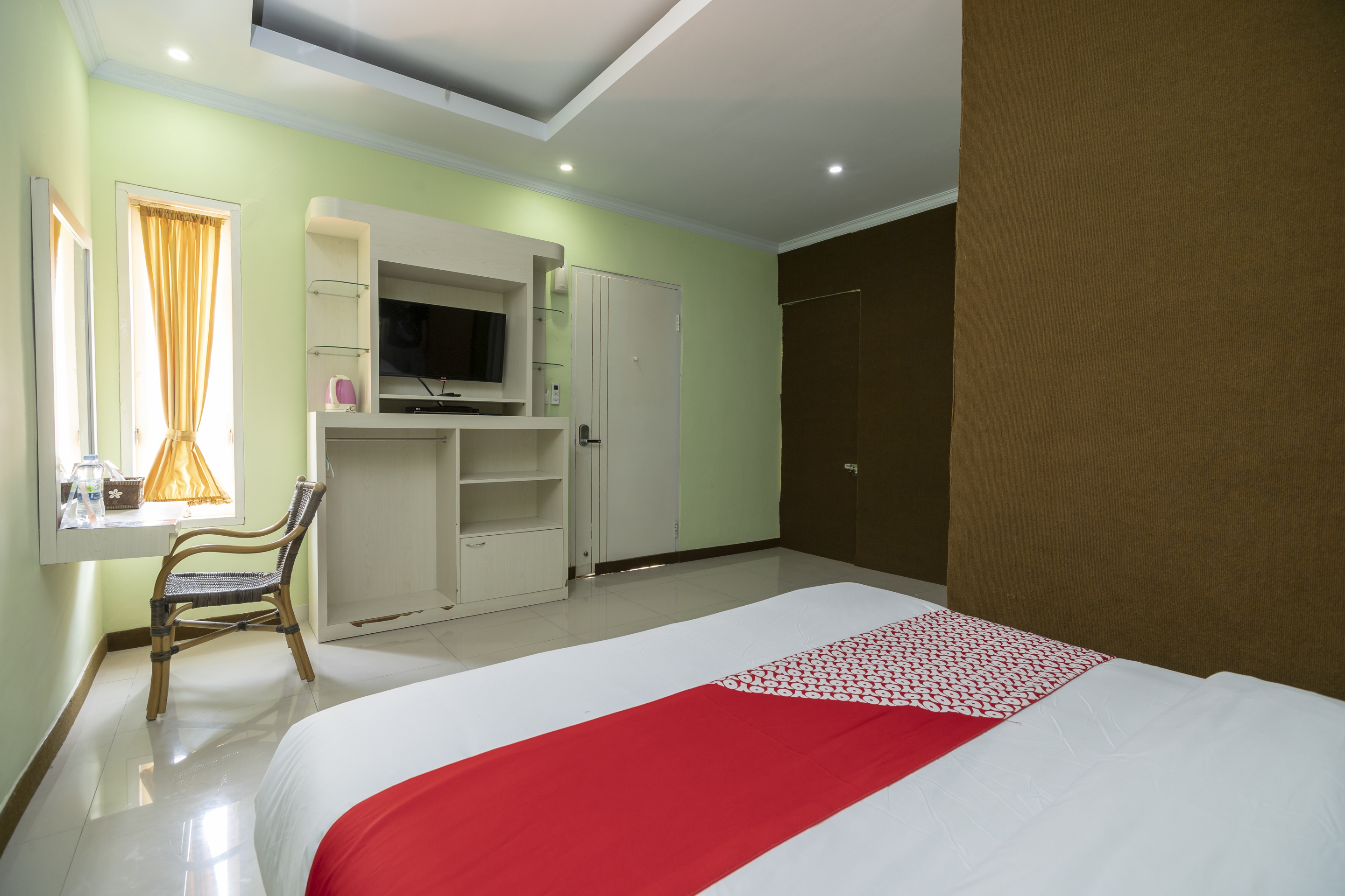 Dedy Beach Inn by OYO Rooms