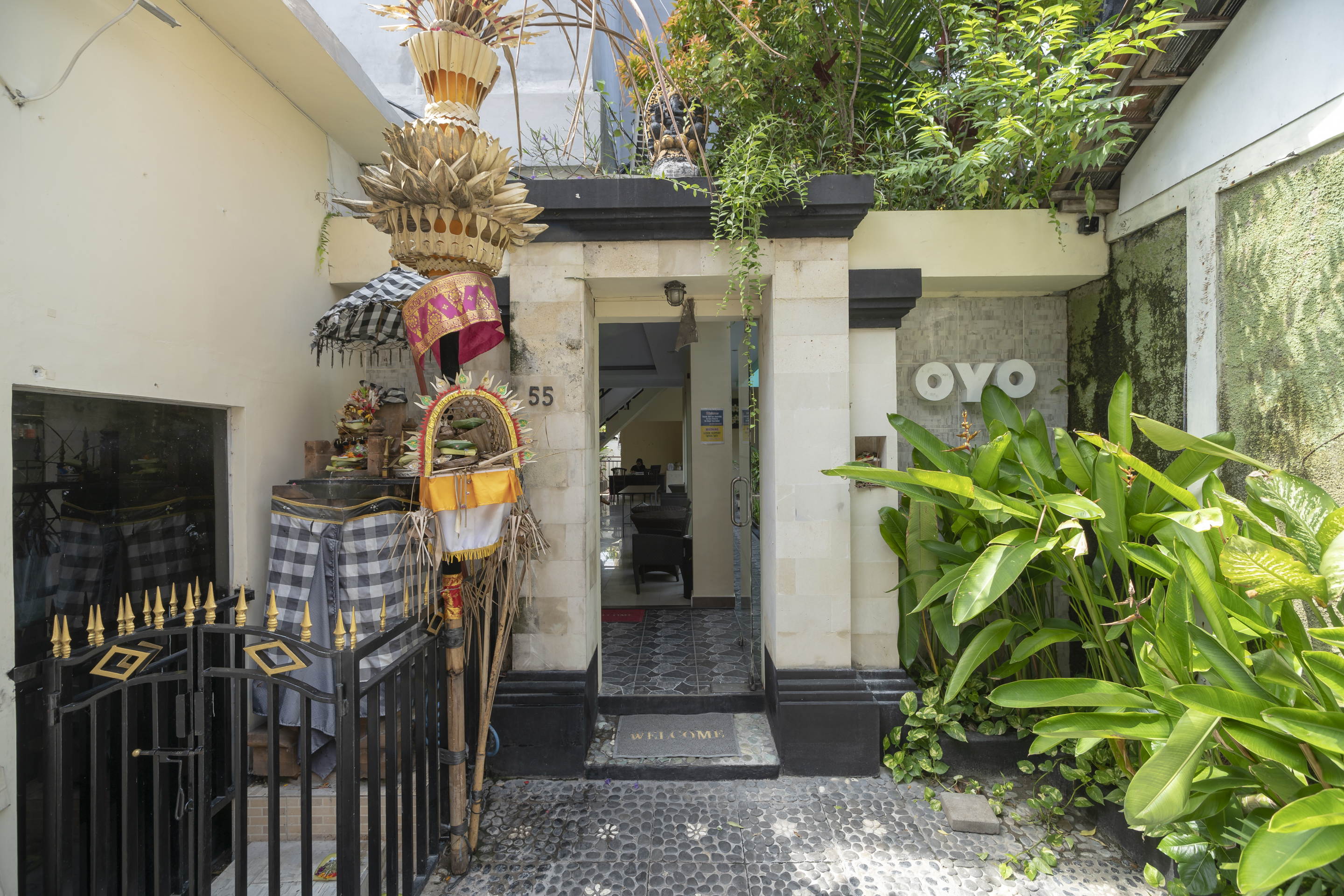 Dedy Beach Inn by OYO Rooms