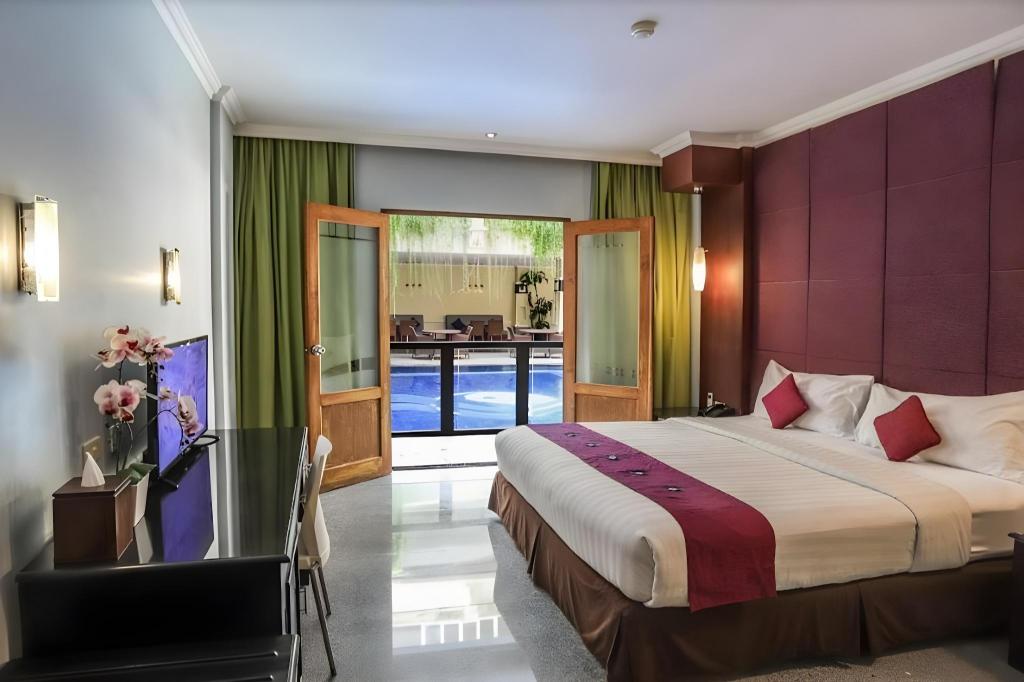 Famous Hotel Kuta
