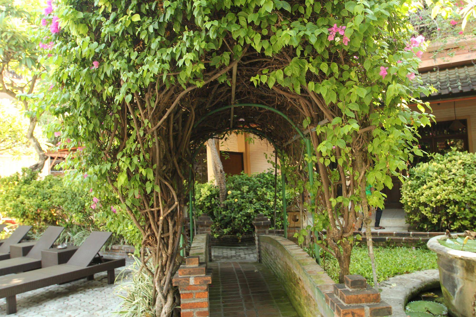 Fat Yogi Cottages