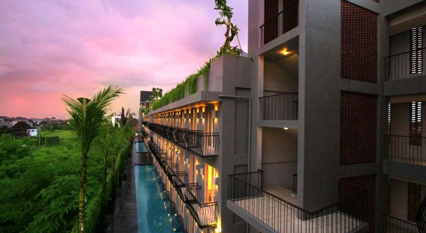 Frii Bali Echo Beach