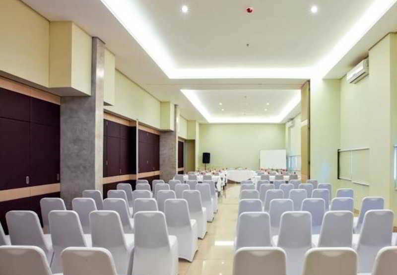 Grandmas Plus Hotel Airport