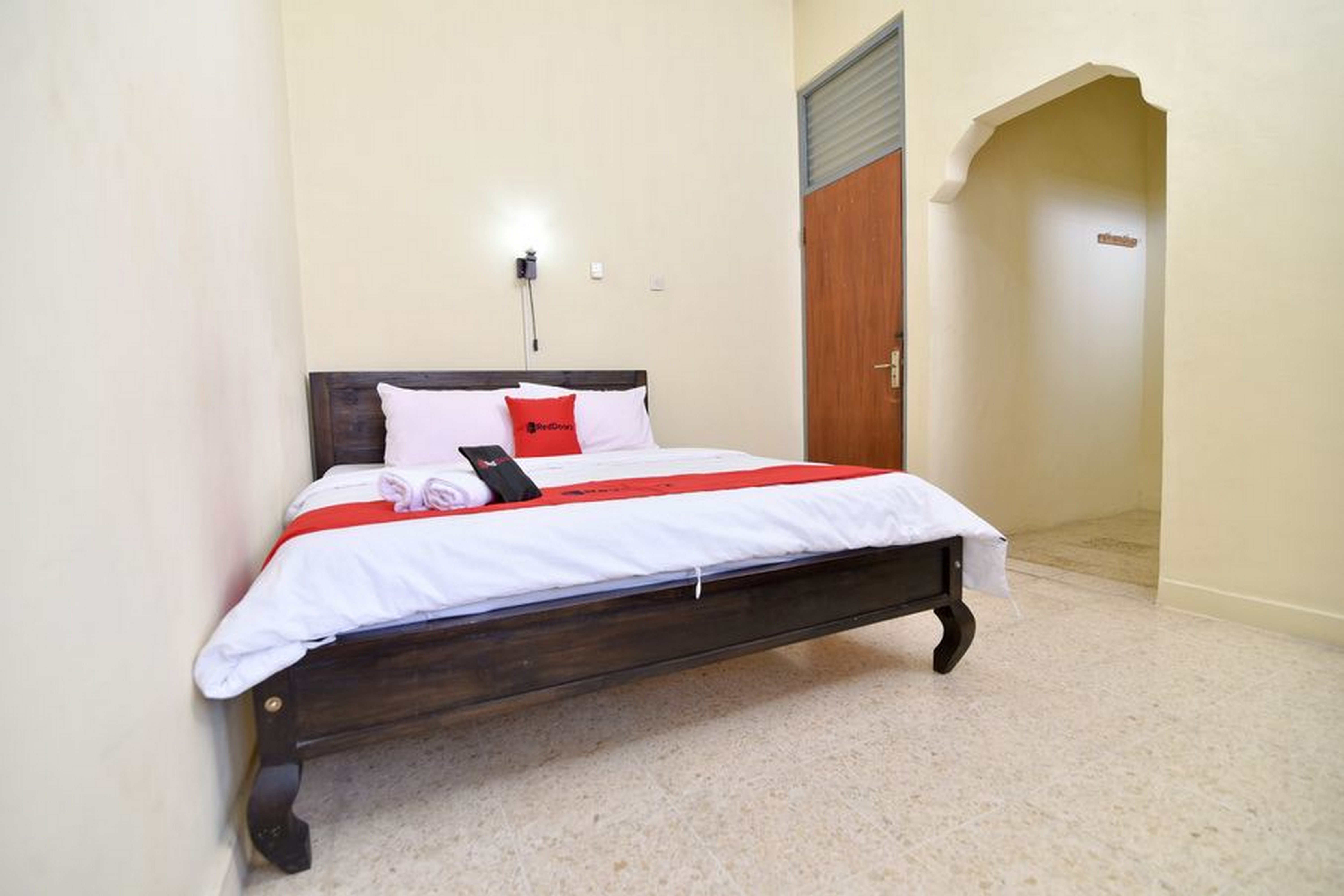 Guest House Pelangi Sriwijaya by RedDoorz