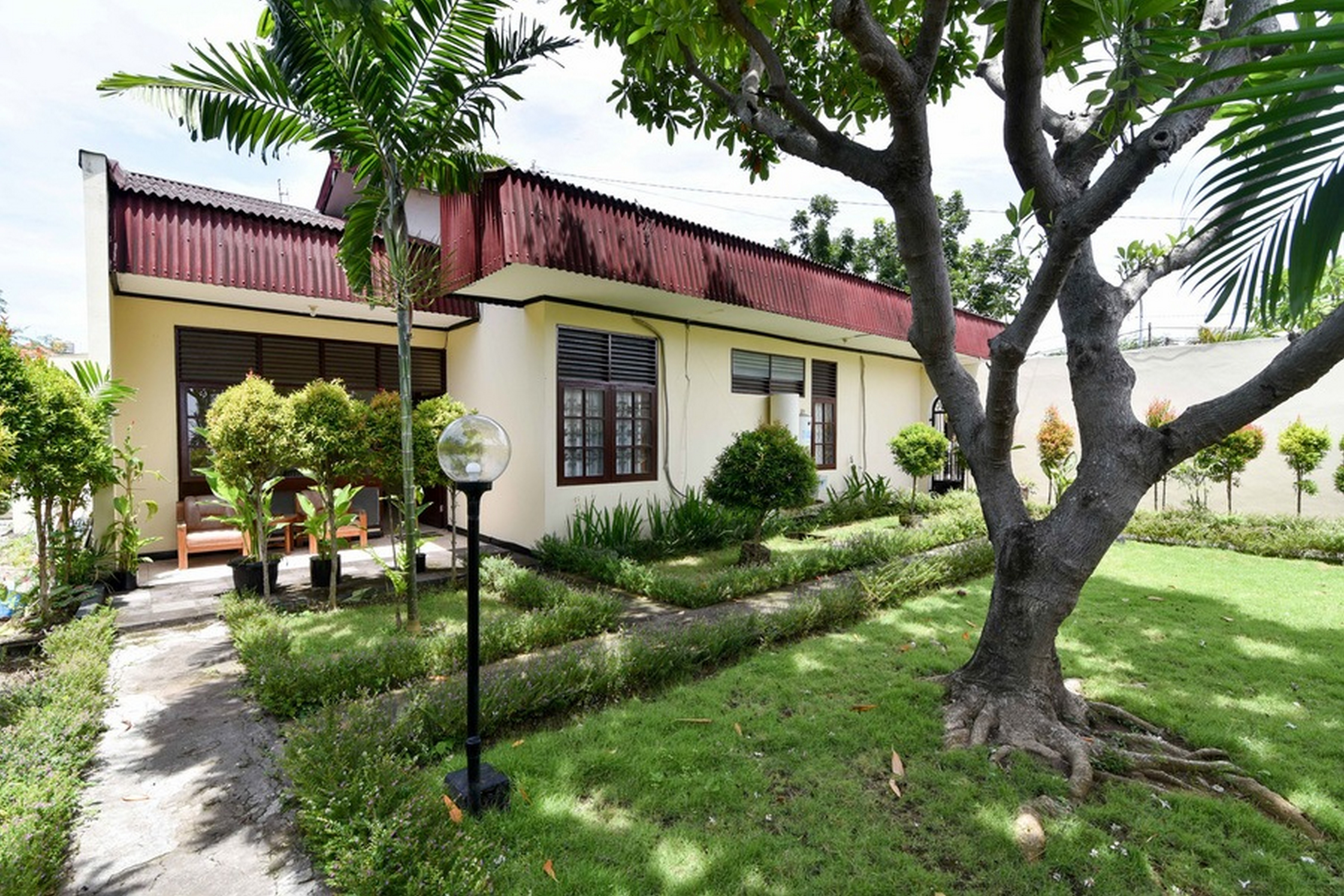 Guest House Pelangi Sriwijaya by RedDoorz