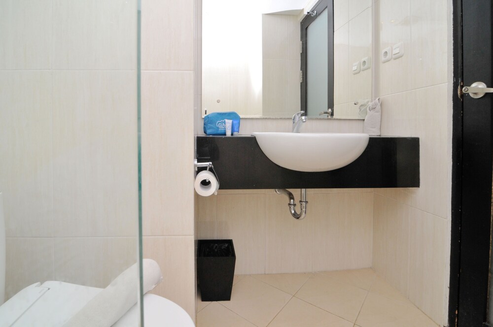 Hardys Rofa Hotel And Spa Legian by Airy Rooms