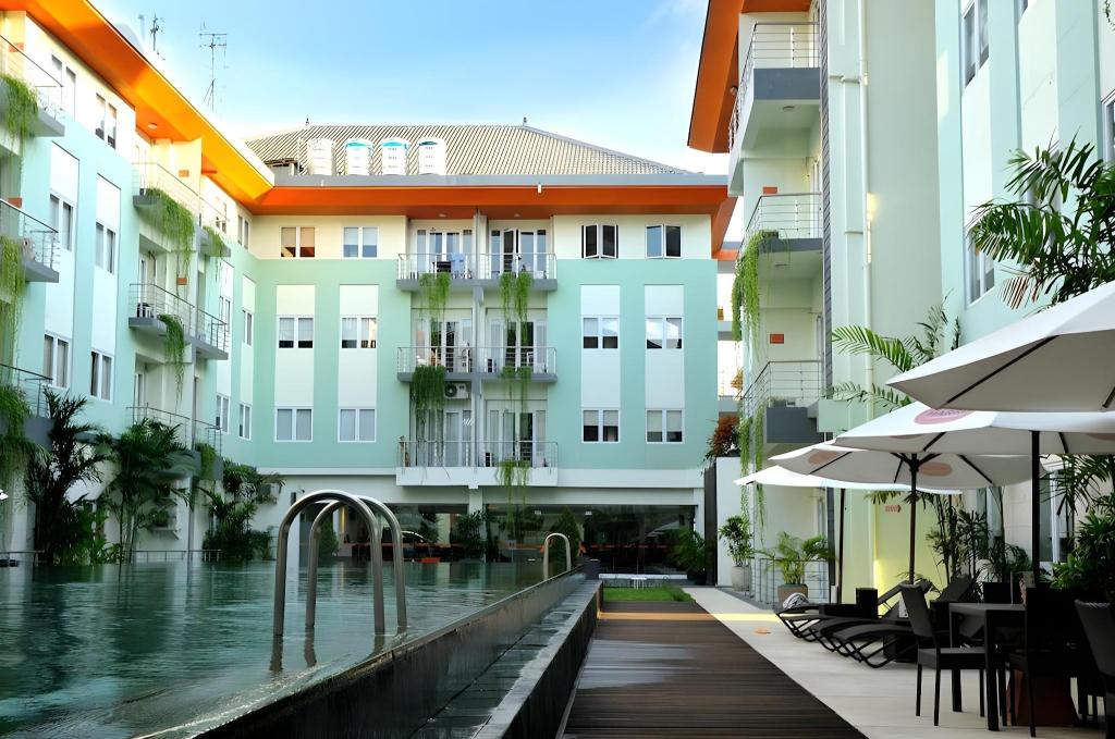 HARRIS Hotel & Residence Riverview Kuta Bali