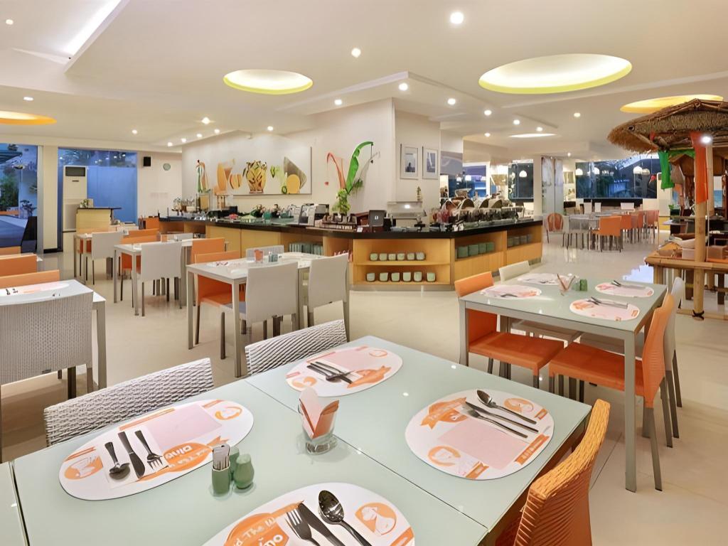 HARRIS Hotel & Residence Riverview Kuta Bali