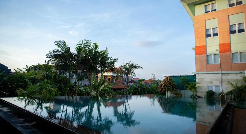 HARRIS Hotel & Residence Riverview Kuta Bali