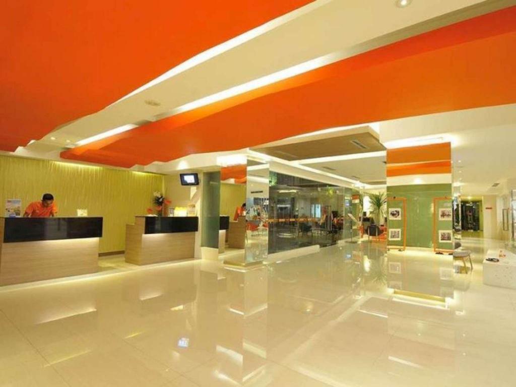 HARRIS Hotel & Residence Riverview Kuta Bali