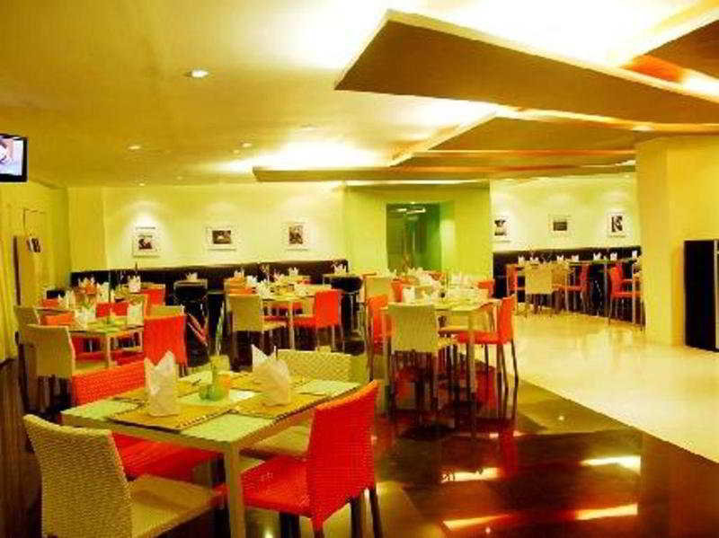 HARRIS Hotel & Residence Riverview Kuta Bali