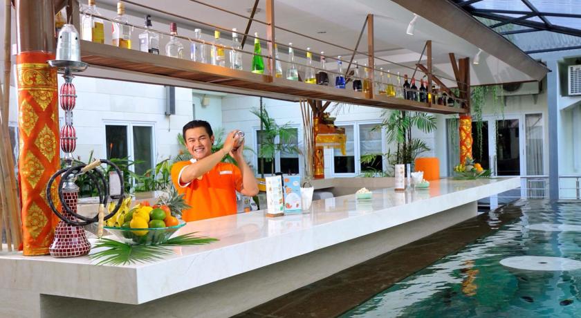 HARRIS Hotel & Residence Riverview Kuta Bali
