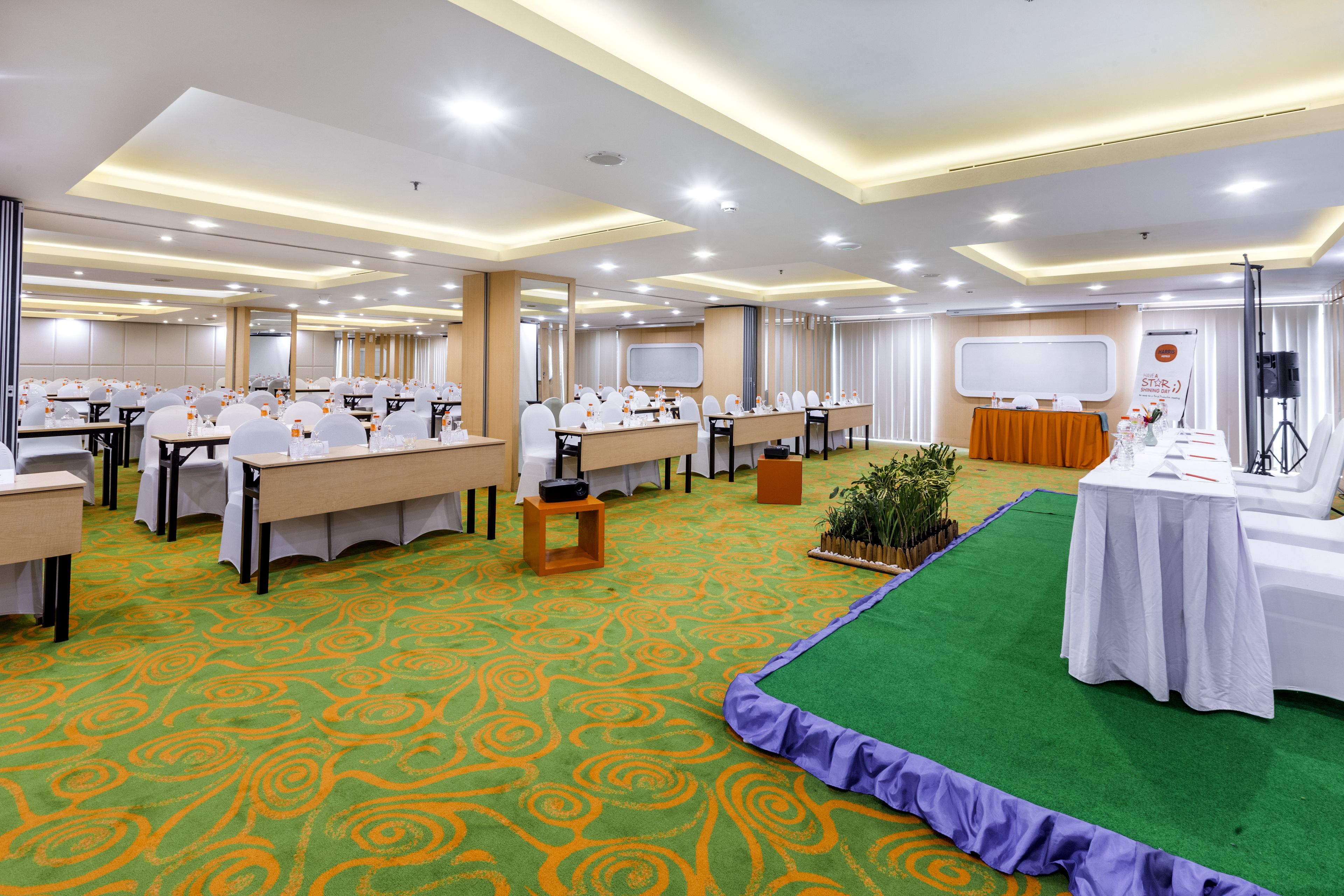 Harris Hotel Kuta Galeria