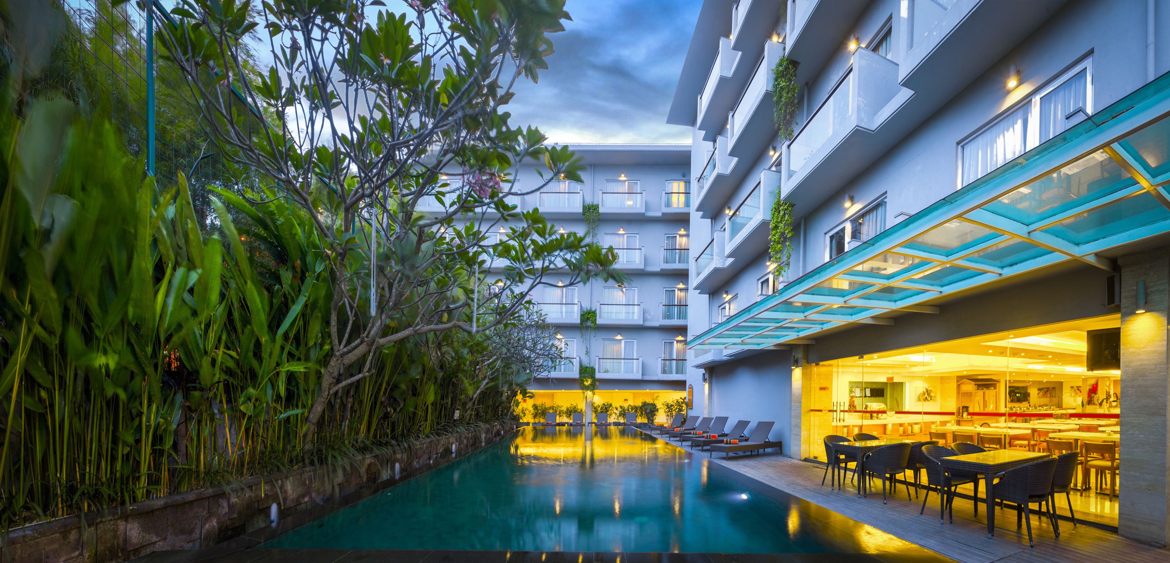 Harris Hotel Kuta Galeria