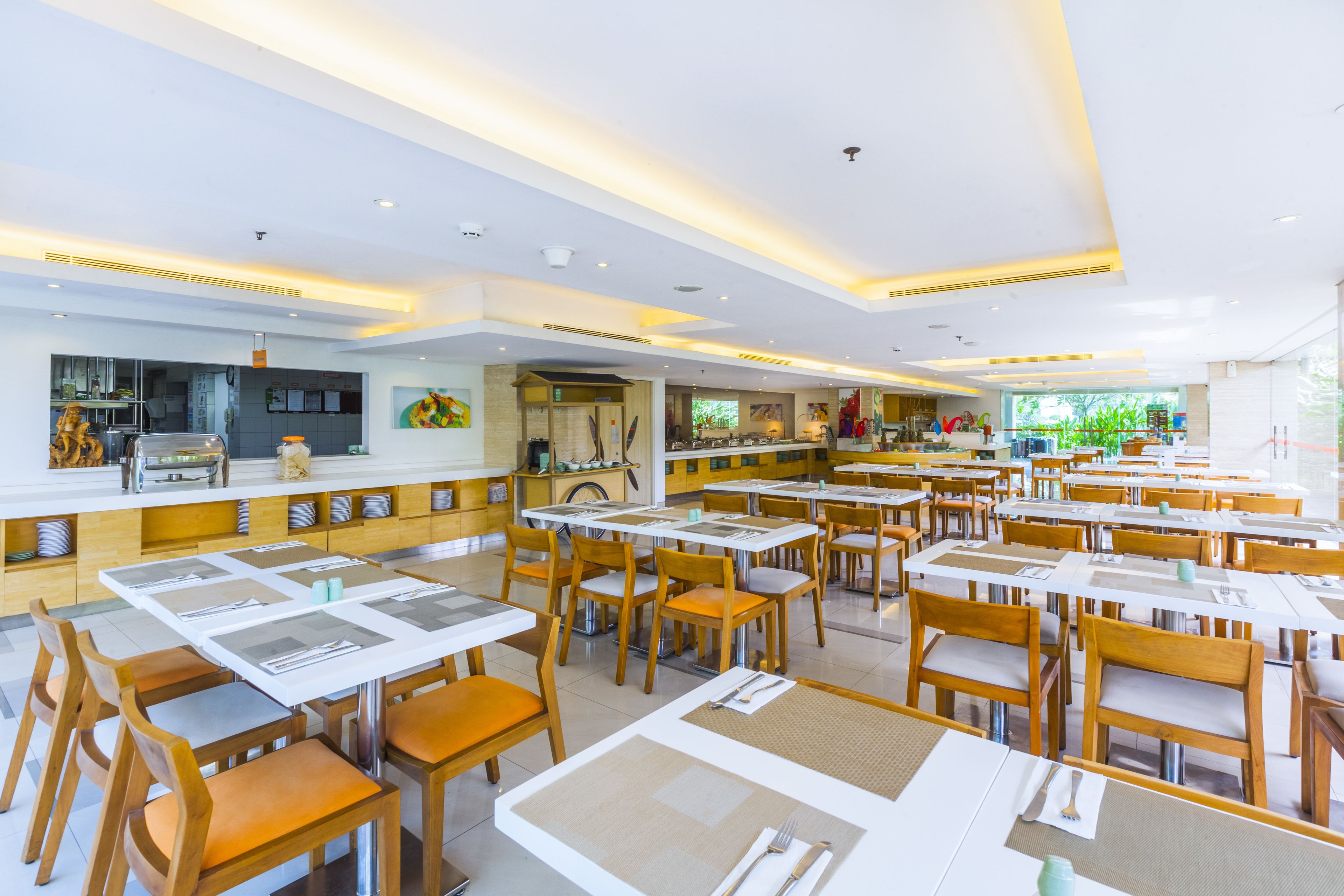 Harris Hotel Kuta Galeria