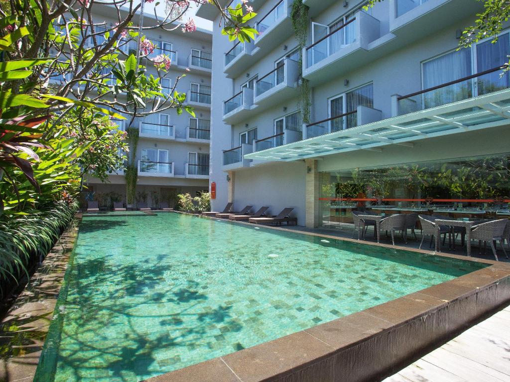 Harris Hotel Kuta Galeria
