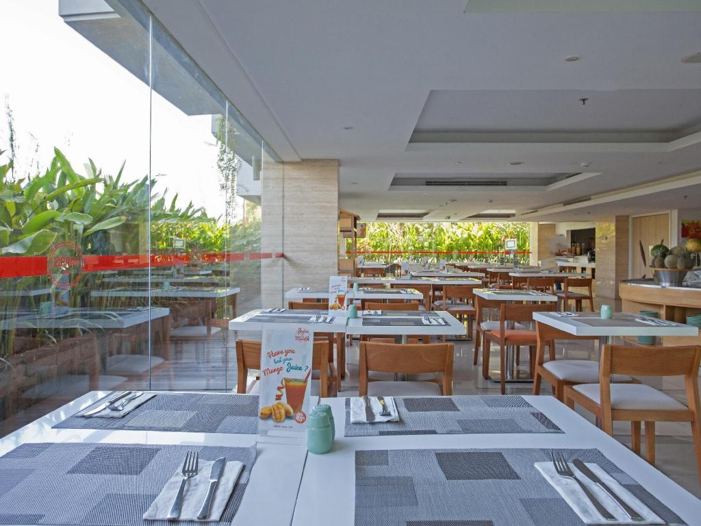Harris Hotel Kuta Galeria