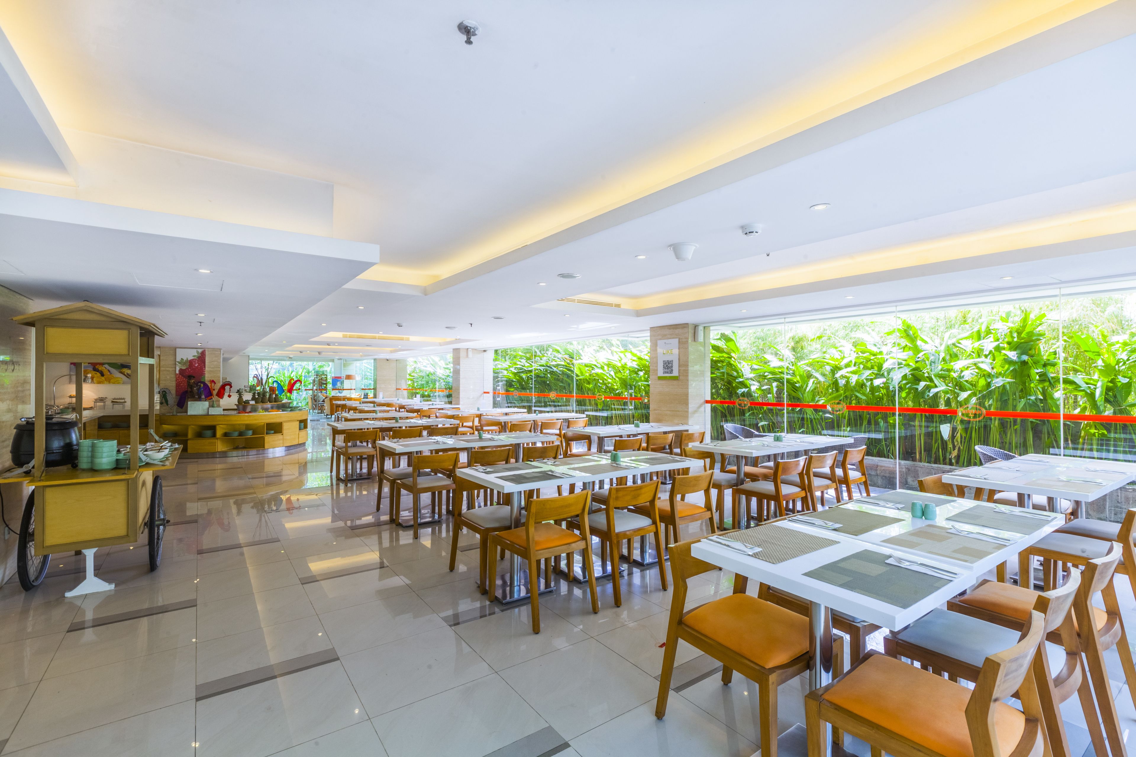 Harris Hotel Kuta Galeria