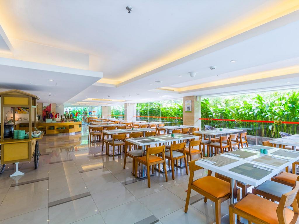 Harris Hotel Kuta Galeria