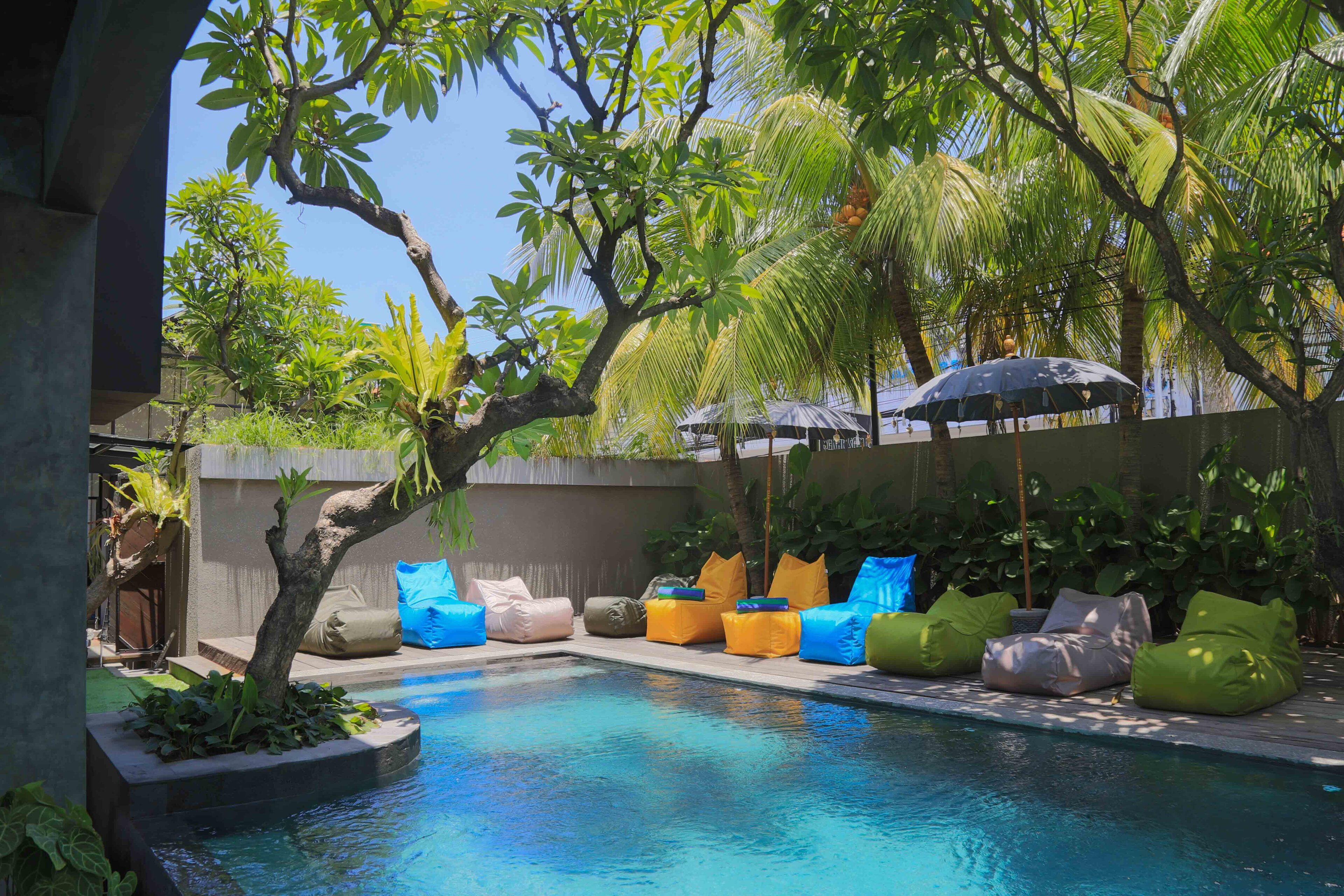 Interconnection Kuta Hostel