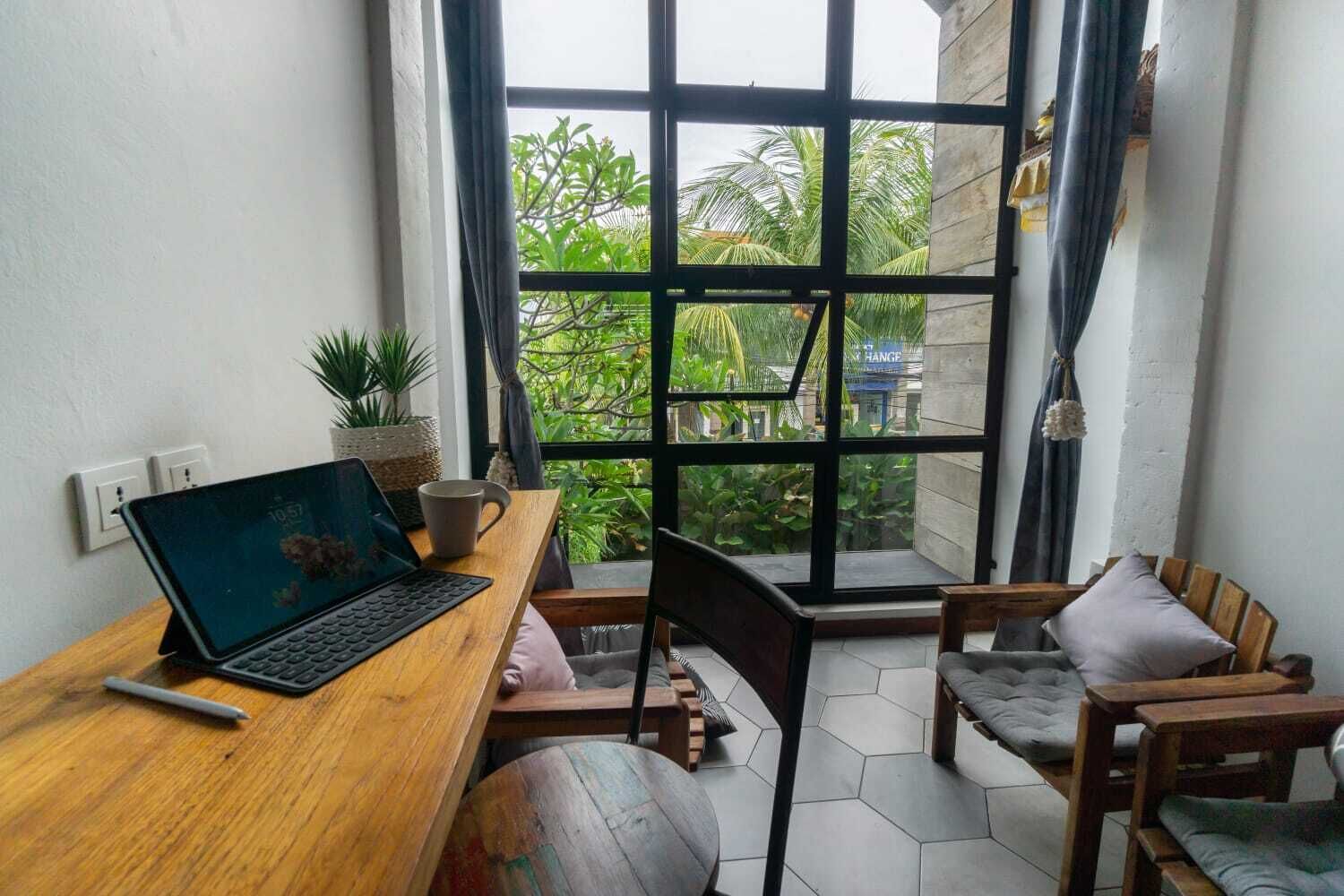 Interconnection Kuta Hostel