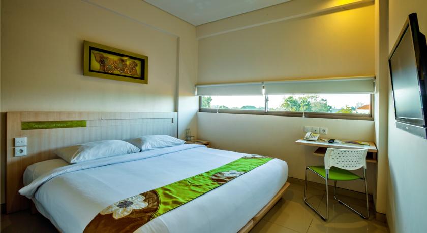 J Hotel Kuta