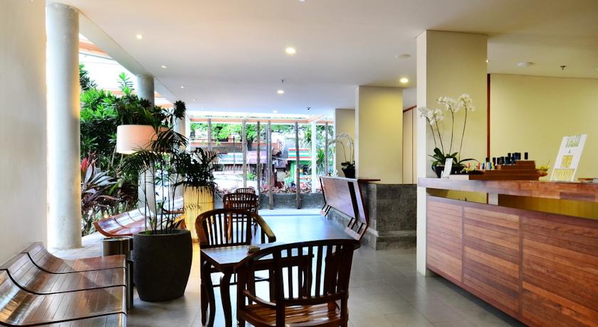 J Hotel Kuta