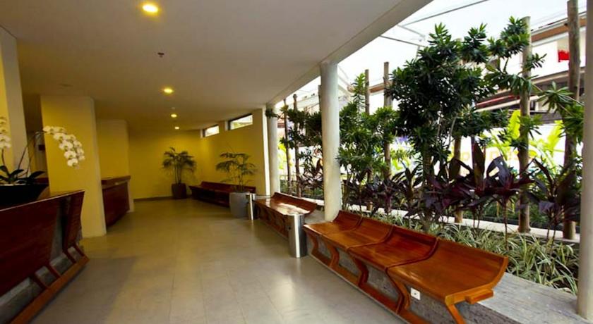 J Hotel Kuta