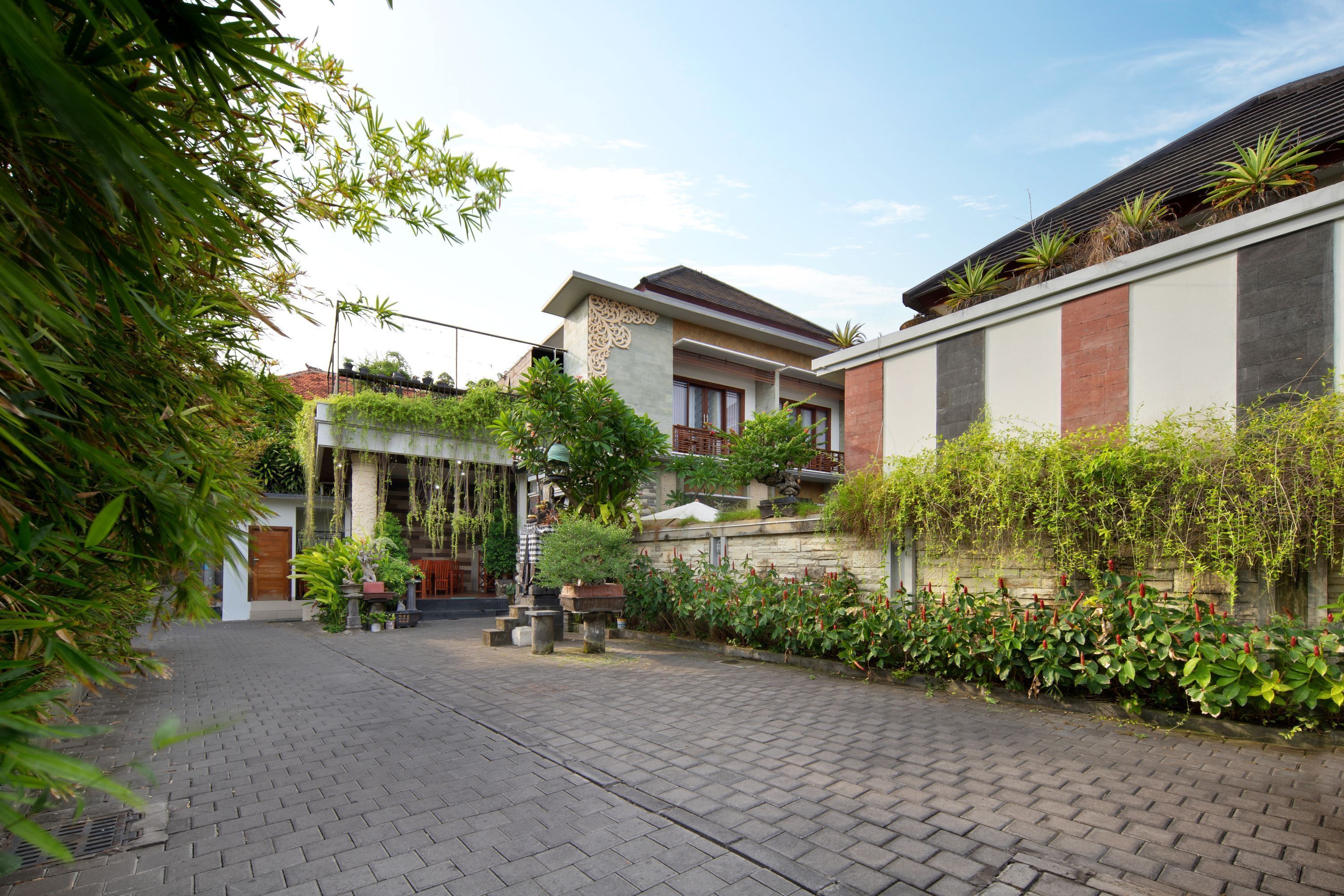 Jineswari Kuta
